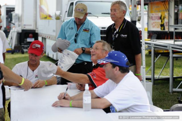 2012_APBA_H1Unlimited_Autographs_35